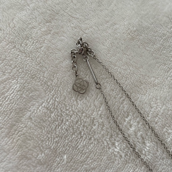 KENDRA SCOTT NECKLACE! - Picture 3 of 4